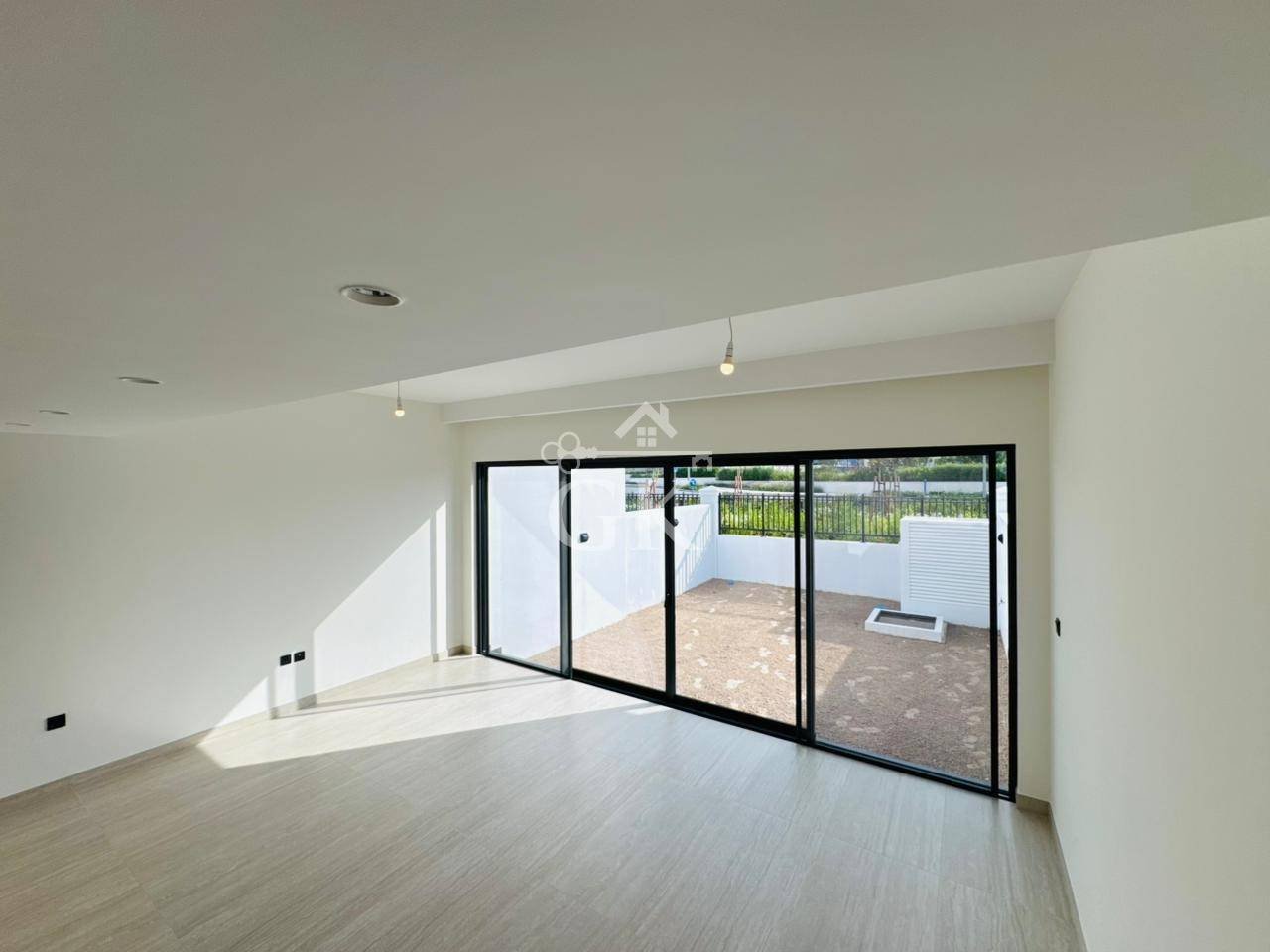 3 Bed Townhouse  Single raw