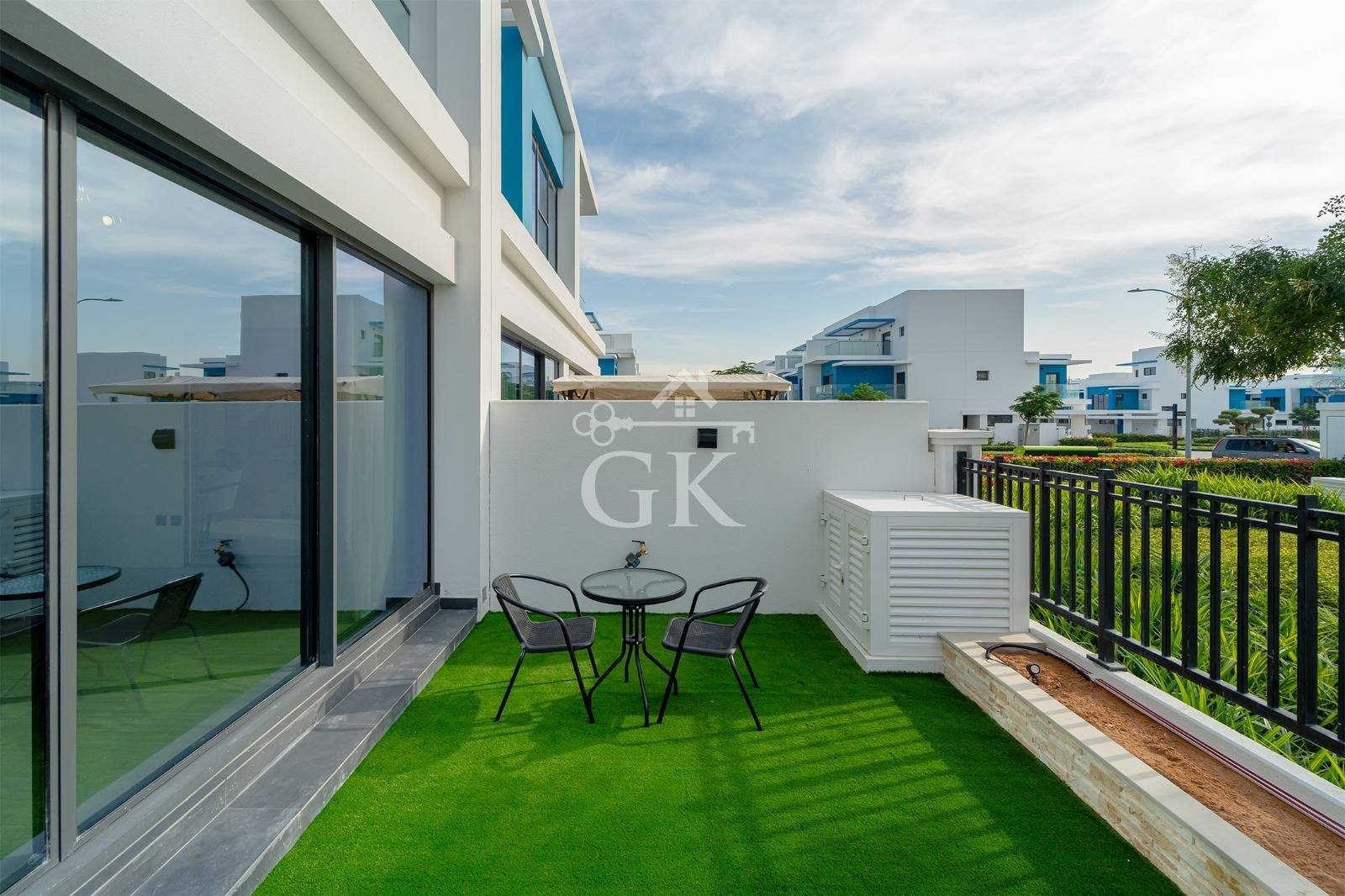 4 Bed Townhouse  Single raw
